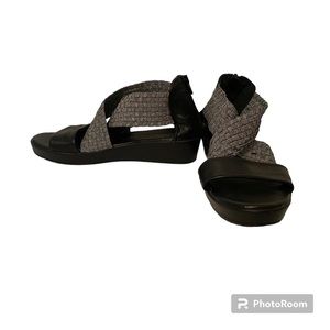 BERNIE MEV SHOES WEDGE SANDAL BLACK LEATHER SILVER WIDE STRAPS SIZE 38 7.5